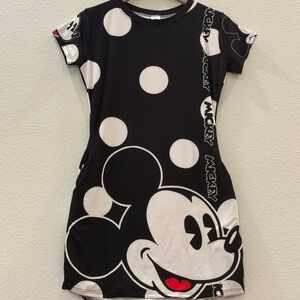 One size dress, from Colombian designers